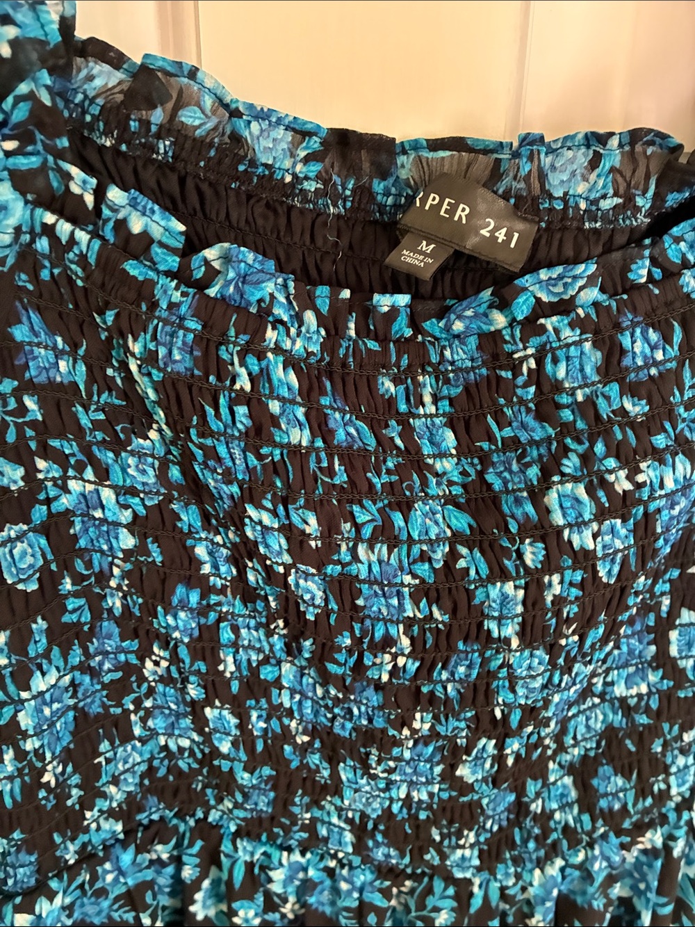 Women's Blue Floral Smocked Dress Size M - Picture 4 of 6